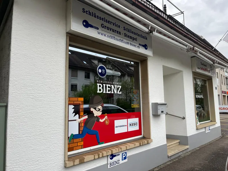 Schlüsselservice Bienz – Schaufenster