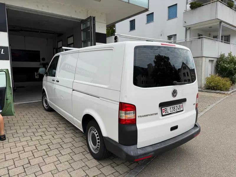 Vorher – Der Lieferwagen ohne Beschriftung
